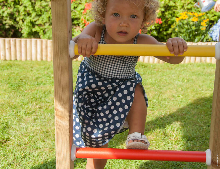 Jungle Home | Wooden climbing frame with swing & climbing net